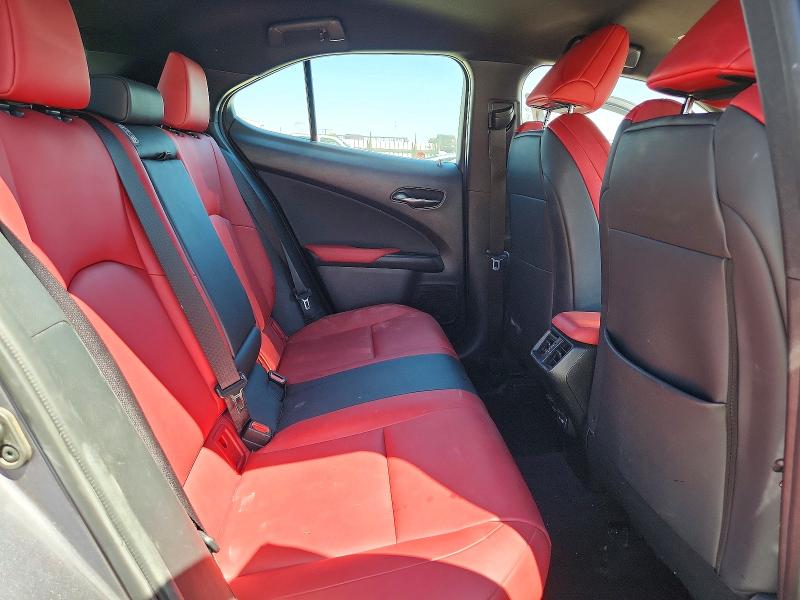 57373696 :رقم المزاد ، JTHE9JBH8M2053624 vin ، 2021 Lexus Ux مزاد بيع