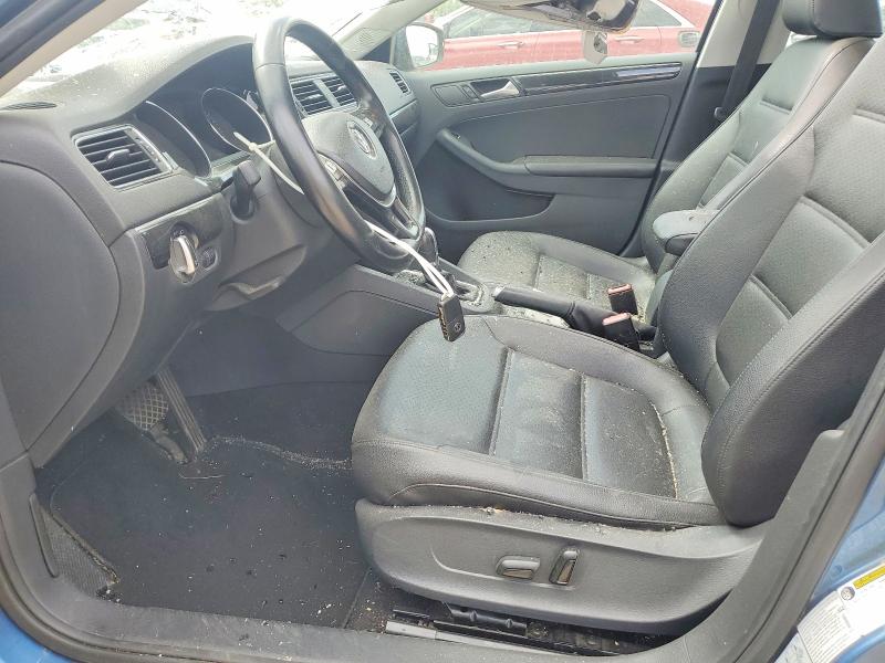 57182296 :رقم المزاد ، 3VWL17AJXHM268165 vin ، 2017 Volkswagen Jetta مزاد بيع