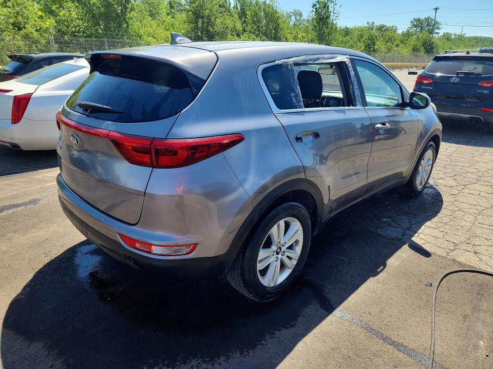 57683556 :رقم المزاد ، KNDPM3AC8H7208921 vin ، 2017 Kia Sportage مزاد بيع