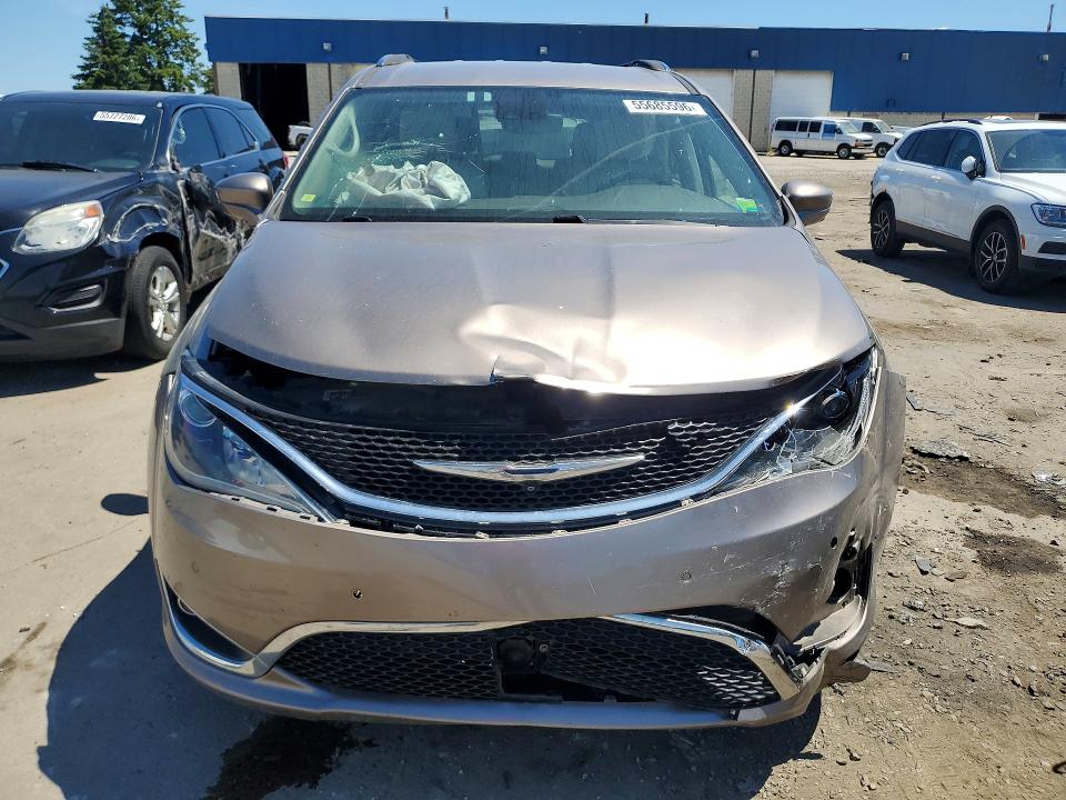 Продажа на аукционе авто 2017 Chrysler Pacifica, vin: 2C4RC1EG5HR695605, номер лота: 55685596
