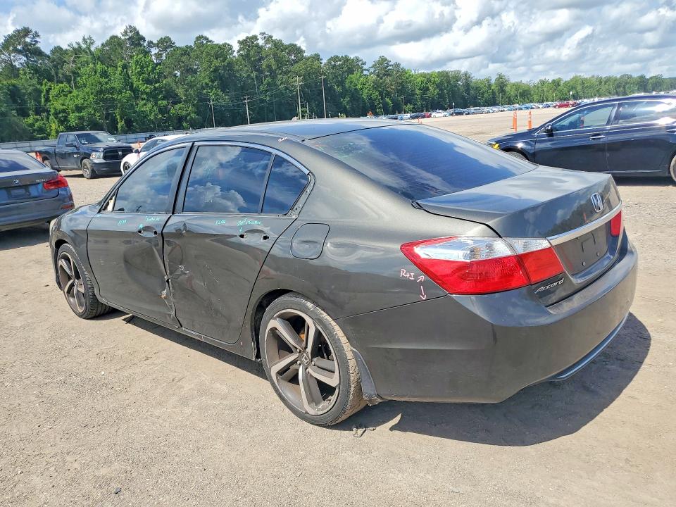 52673096 :رقم المزاد ، 1HGCR2F3XFA039604 vin ، 2015 Honda Accord مزاد بيع
