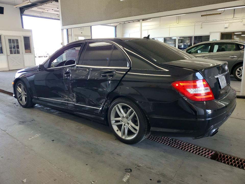 2013 Mercedes-benz C მანქანა იყიდება აუქციონზე, vin: WDDGF4HB9DA774683, აუქციონის ნომერი: 55756846