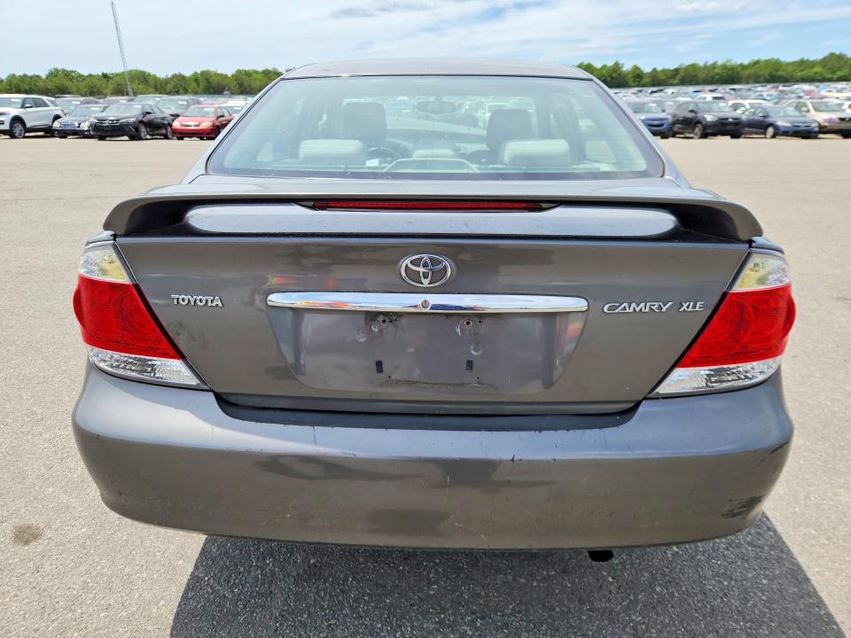57415506 :رقم المزاد ، 4T1BE30K25U554665 vin ، 2005 Toyota Camry مزاد بيع