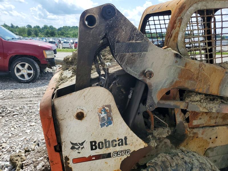 56062246 :رقم المزاد ، N0V1N000056062246 vin ، 2015 Bobcat S570 مزاد بيع
