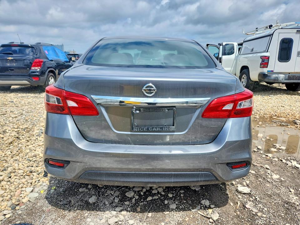 51825146 :رقم المزاد ، 3N1AB7AP7JY303371 vin ، 2018 Nissan Sentra مزاد بيع