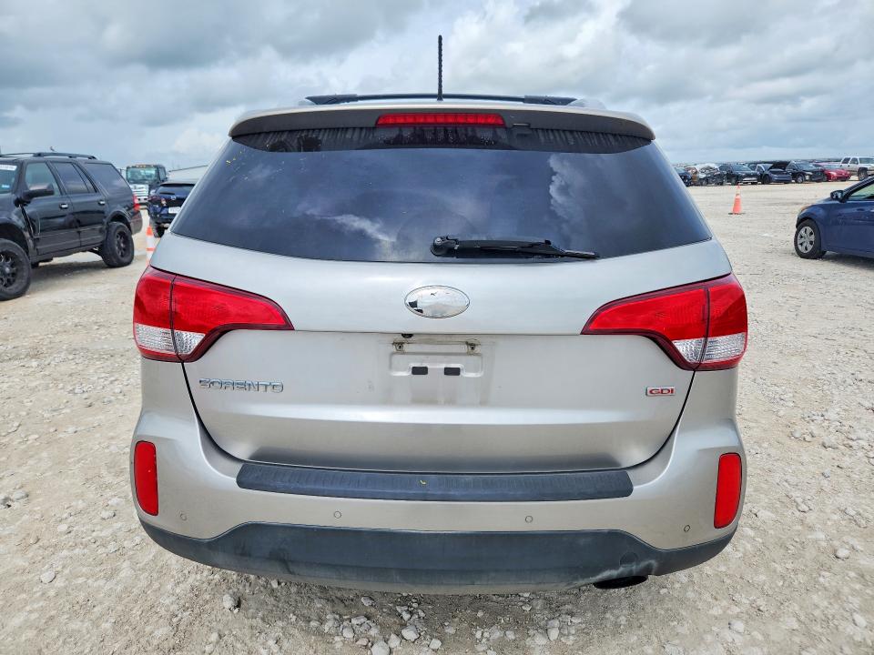 56328376 :رقم المزاد ، 5XYKT4A61FG551776 vin ، 2015 Kia Sorento مزاد بيع