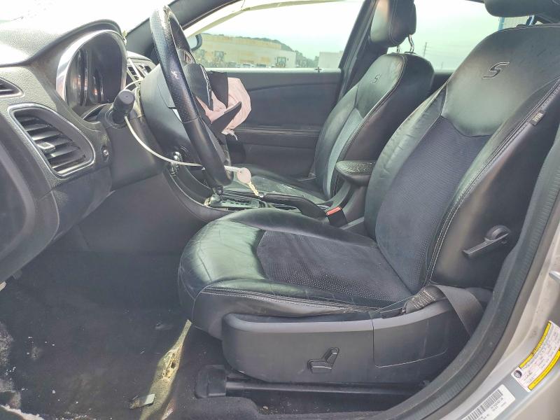 55891776 :رقم المزاد ، 1C3CCBCG3DN651466 vin ، 2013 Chrysler 200 مزاد بيع
