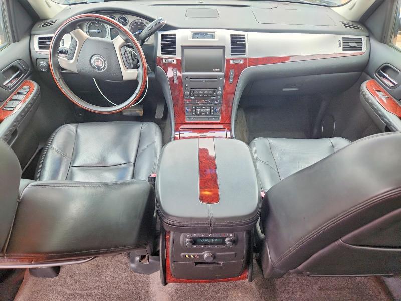 2009 Cadillac Escalade მანქანა იყიდება აუქციონზე, vin: 1GYFK23289R197841, აუქციონის ნომერი: 58894206