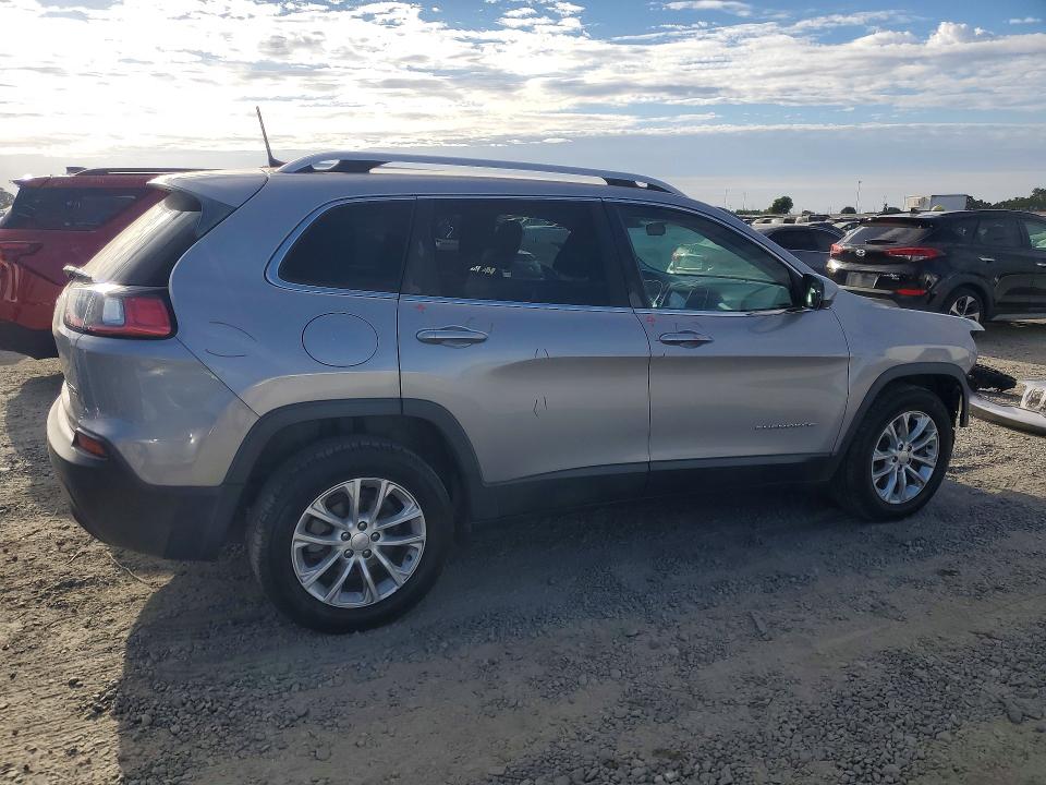 2019 Jeep Cherokee მანქანა იყიდება აუქციონზე, vin: 1C4PJLCB3KD134586, აუქციონის ნომერი: 59096996