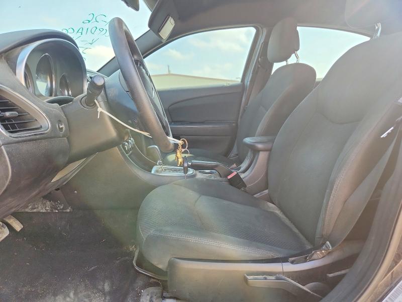 55876166 :رقم المزاد ، 1C3BC4FB6BN618563 vin ، 2011 Chrysler 200 مزاد بيع