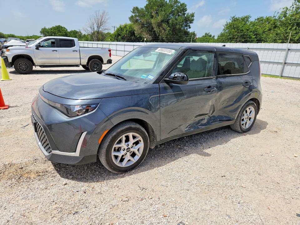 85623155 :رقم المزاد ، KNDJ23AU5P7195600 vin ، 2023 Kia Soul مزاد بيع