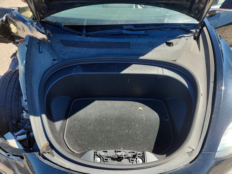 57248126 :رقم المزاد ، 5YJ3E1EB8JF085428 vin ، 2018 Tesla Model 3 مزاد بيع