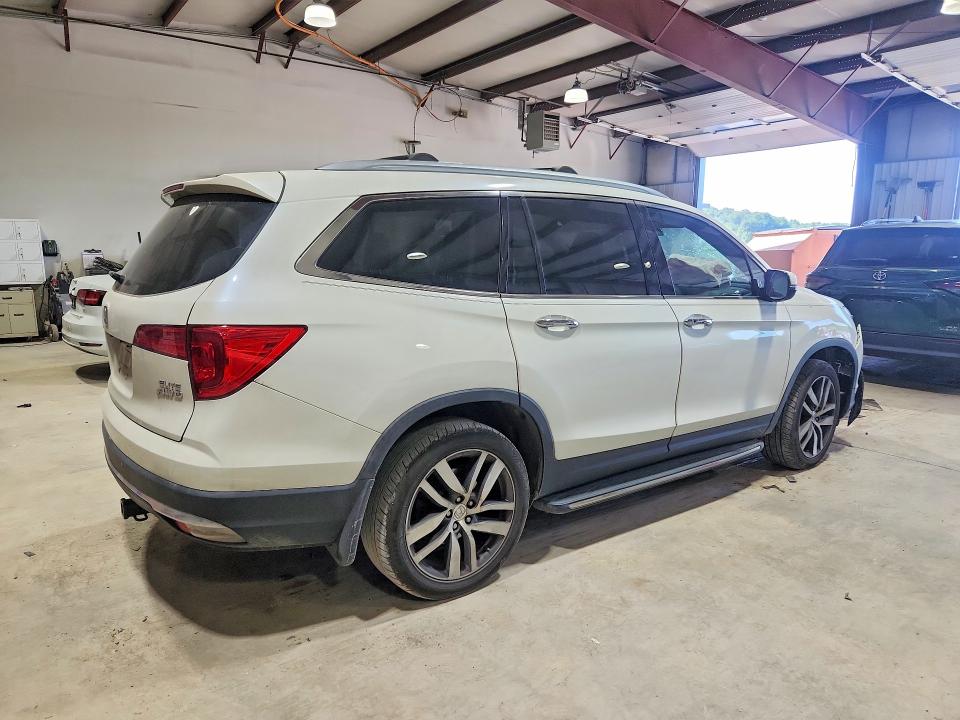 Продаж на аукціоні авто 2017 Honda Pilot, vin: 5FNYF6H03HB098043, номер лоту: 58645936