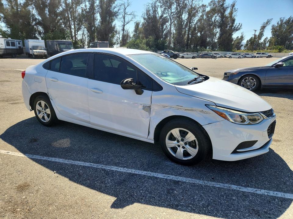 2018 Chevrolet Cruze მანქანა იყიდება აუქციონზე, vin: 1G1BC5SM8J7217133, აუქციონის ნომერი: 58118206