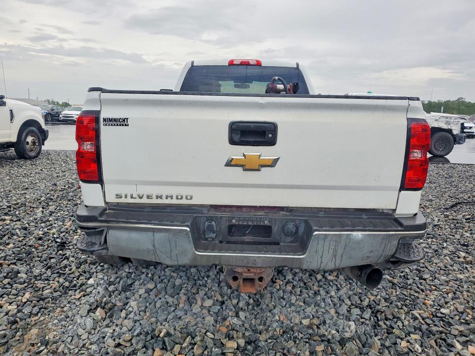 56649826 :رقم المزاد ، 1GC5CYCY0JZ196211 vin ، 2018 Chevrolet Silverado مزاد بيع