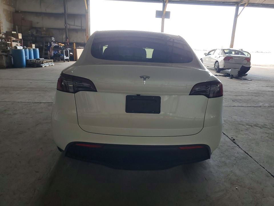 2024 Tesla Model Y მანქანა იყიდება აუქციონზე, vin: 7SAYGDED1RF093999, აუქციონის ნომერი: 58479426