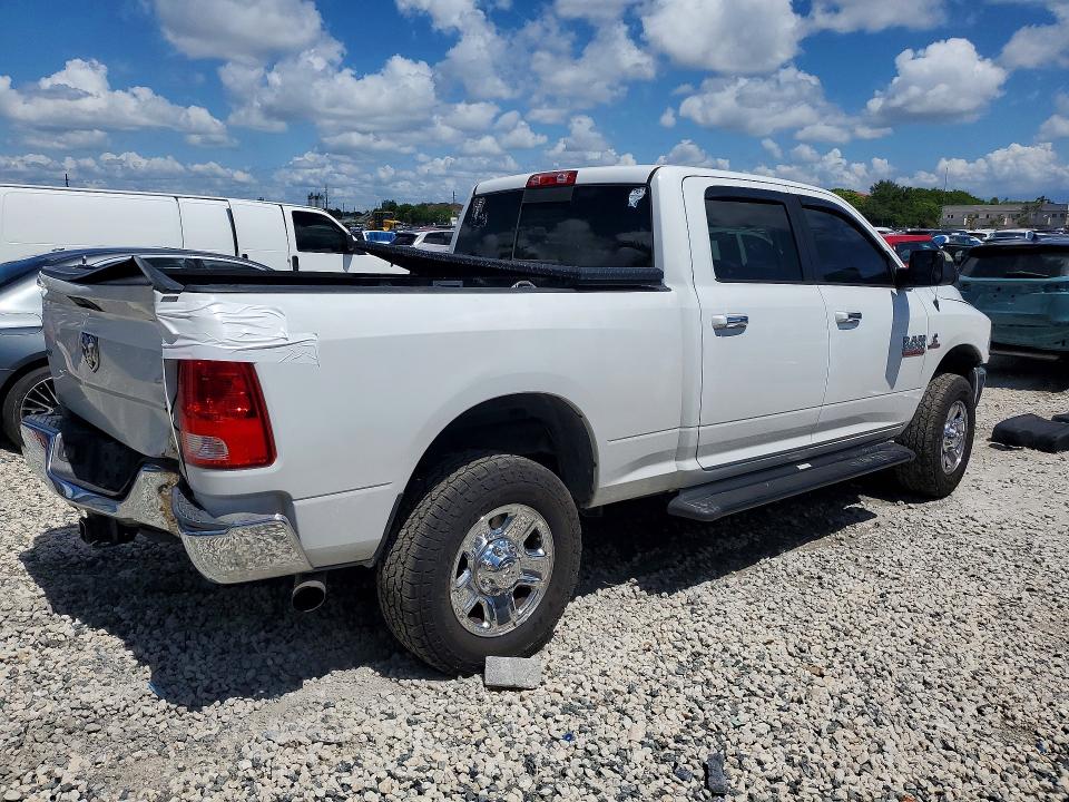 73340985 :رقم المزاد ، 3C6UR5DLXJG398282 vin ، 2018 Ram 2500 مزاد بيع