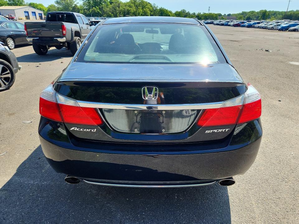 56742396 :رقم المزاد ، 1HGCR2F52FA108528 vin ، 2015 Honda Accord مزاد بيع