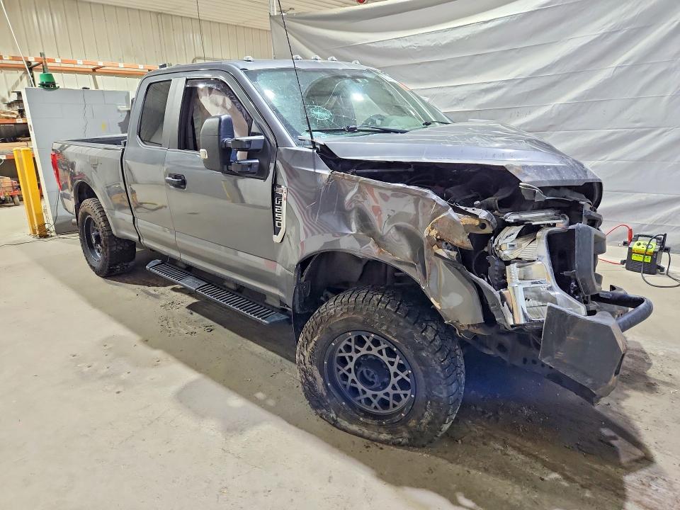 55740756 :رقم المزاد ، 1FT7X2BN4NED20463 vin ، 2022 Ford F250 مزاد بيع