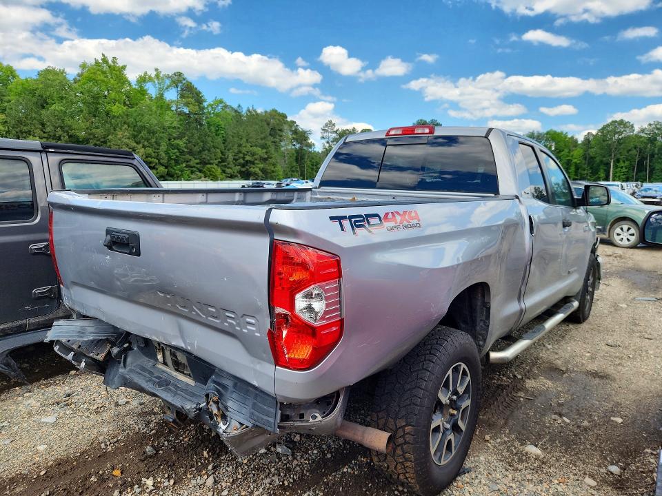 Продажа на аукционе авто 2018 Toyota Tundra, vin: 5TFUY5F1XJX686385, номер лота: 56142826