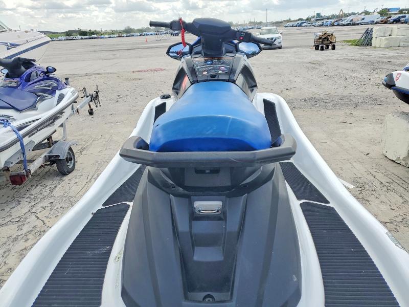 59601616 :رقم المزاد ، YAMA2817J223 vin ، 2023 Yam Yamaha Vx مزاد بيع