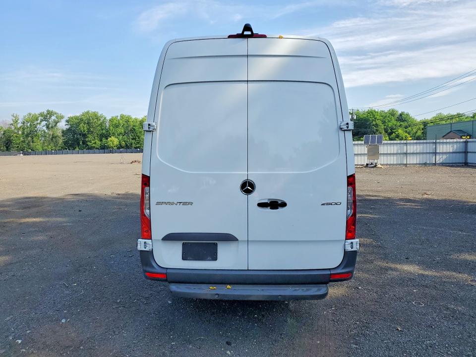 57048946 :رقم المزاد ، W1Y4NDHY3RP725788 vin ، 2024 Mercedes-benz Sprinter مزاد بيع