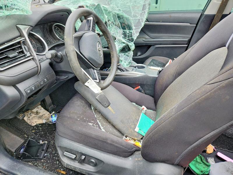 56411456 :رقم المزاد ، 4T1C11AK0NU633030 vin ، 2022 Toyota Camry مزاد بيع