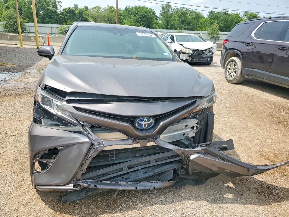 2018 Toyota Camry Hybrid მანქანა იყიდება აუქციონზე, vin: 4T1B21HK9JU009123, აუქციონის ნომერი: 58630976