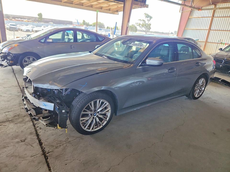 55993056 :رقم المزاد ، 3MW69FF07R8E35382 vin ، 2024 Bmw 330i مزاد بيع