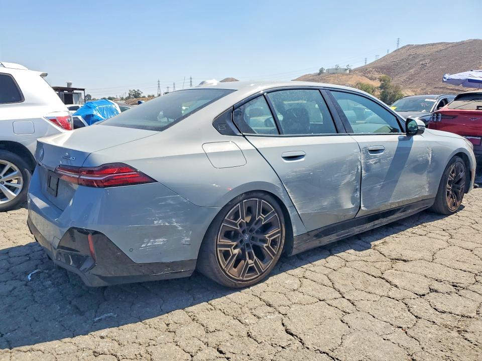 57718796 :رقم المزاد ، WBY33FK04RCR16825 vin ، 2024 Bmw I5 مزاد بيع