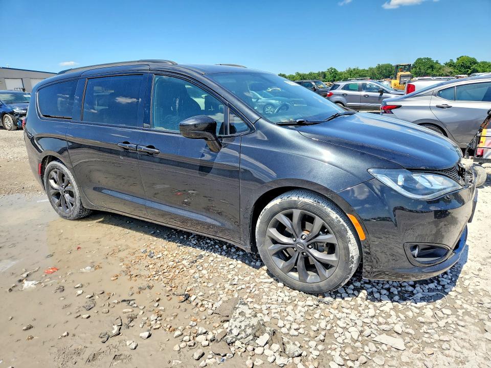 Продажа на аукционе авто 2018 Chrysler Pacifica, vin: 2C4RC1EG7JR168249, номер лота: 55351556