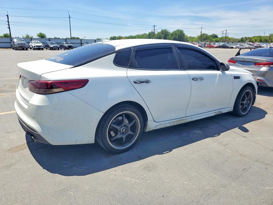 57000876 :رقم المزاد ، 5XXGT4L30JG262331 vin ، 2018 Kia Optima مزاد بيع