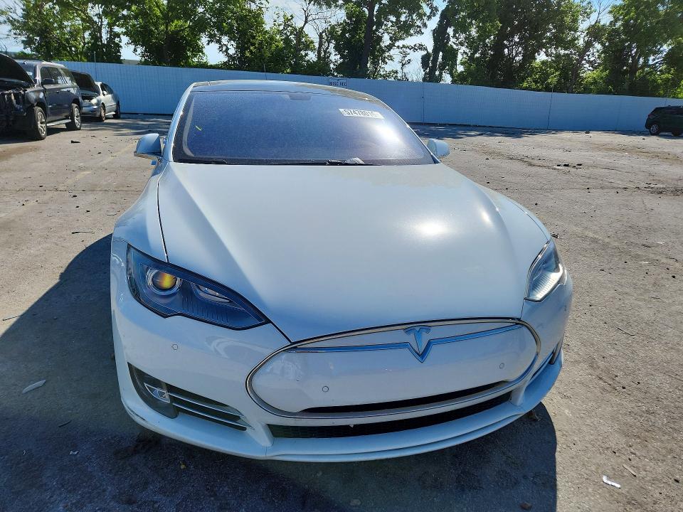Продажа на аукционе авто 2014 Tesla Model S, vin: 5YJSA1H19EFP40101, номер лота: 57478016