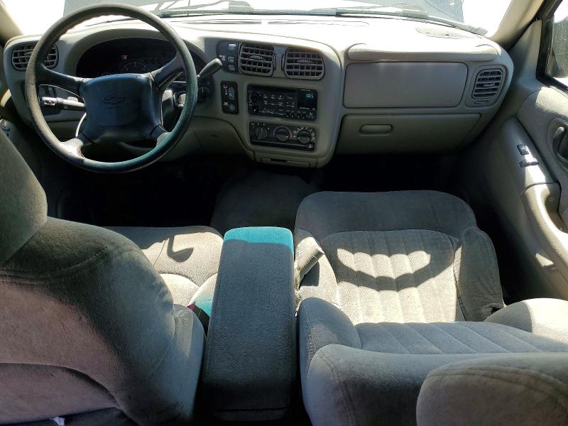 55602106 :رقم المزاد ، 1GNDT13W3Y2219671 vin ، 2000 Chevrolet Blazer مزاد بيع