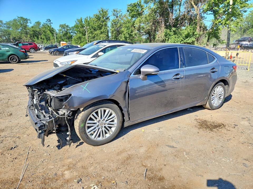 55520906 :رقم المزاد ، JTHBK1GG9D2040615 vin ، 2013 Lexus Es مزاد بيع