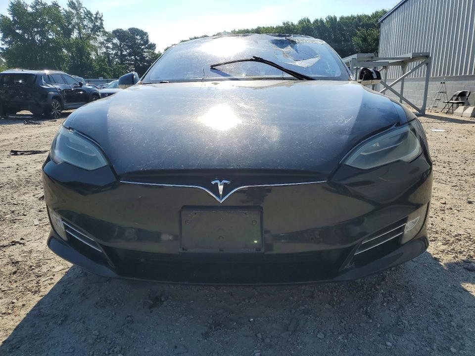 57883106 :رقم المزاد ، 5YJSA1E14HF231090 vin ، 2017 Tesla Model S مزاد بيع