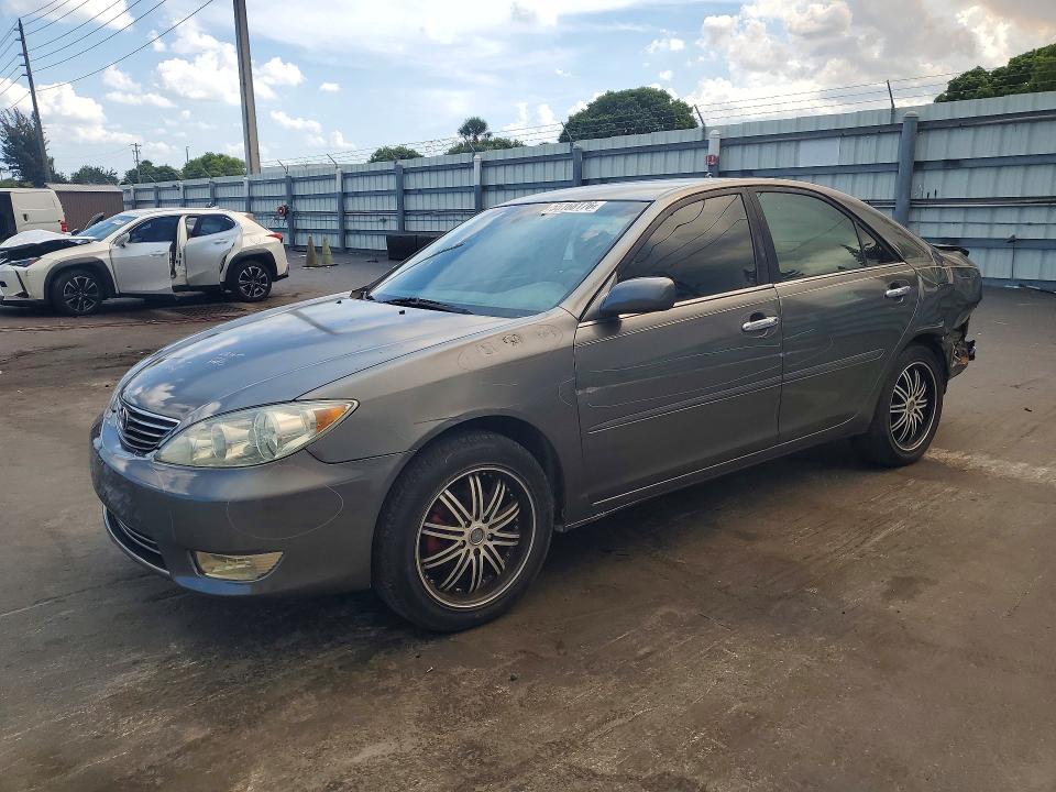 55168176 :رقم المزاد ، 4T1BE32K95U544096 vin ، 2005 Toyota Camry مزاد بيع