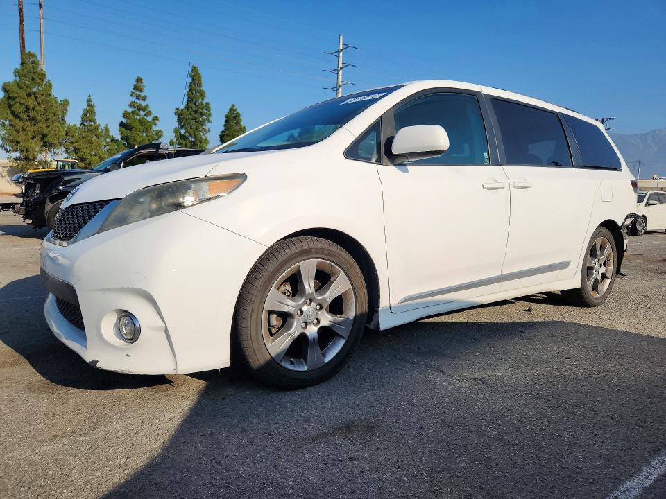 Auction sale of the 2011 Toyota Sienna, vin: 5TDXK3DC7BS164201, lot number: 58428816