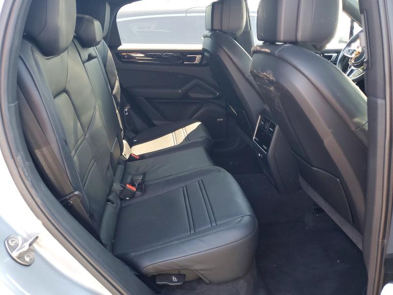 56307576 :رقم المزاد ، WP1BE2AY8NDA51058 vin ، 2022 Porsche Cayenne مزاد بيع