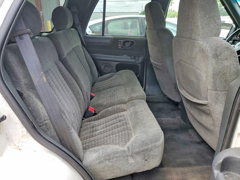 Auction sale of the 2002 Chevrolet Blazer, vin: 1GNCS13W52K141299, lot number: 55773636