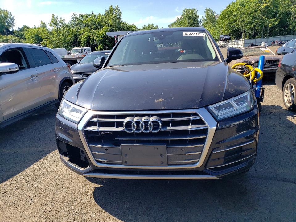 57323746 :رقم المزاد ، WA1BNAFY7J2021067 vin ، 2018 Audi Q5 مزاد بيع