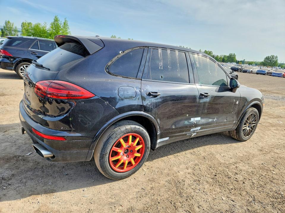 55273426 :رقم المزاد ، WP1AA2A29HKA90163 vin ، 2017 Porsche Cayenne مزاد بيع