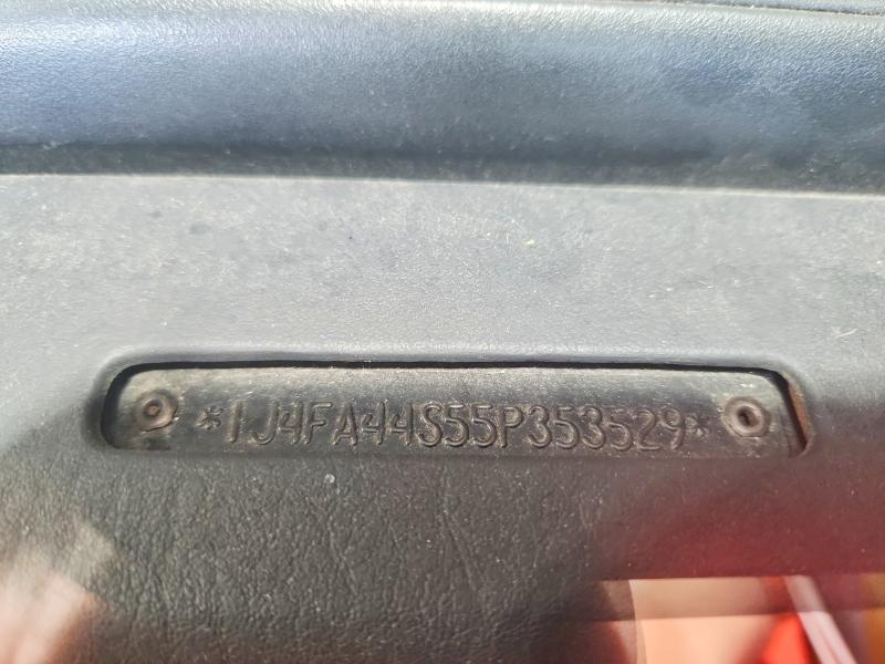 57617686 :رقم المزاد ، 1J4FA44S55P353529 vin ، 2005 Jeep Wrangler / Tj مزاد بيع