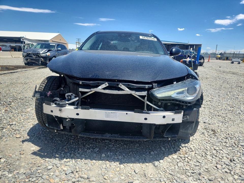 54707576 :رقم المزاد ، ZARFAEEN1J7570838 vin ، 2018 Alfa Romeo Giulia مزاد بيع