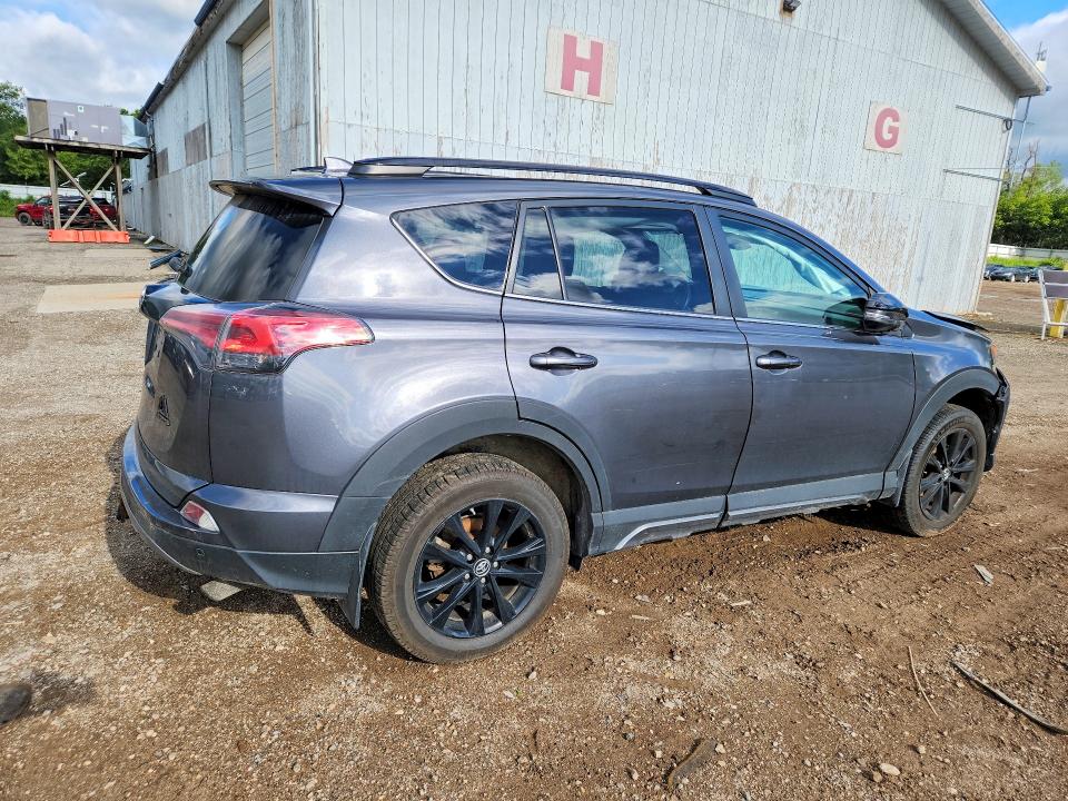 Продаж на аукціоні авто 2018 Toyota Rav4, vin: 2T3RFREV4JW823879, номер лоту: 57300106