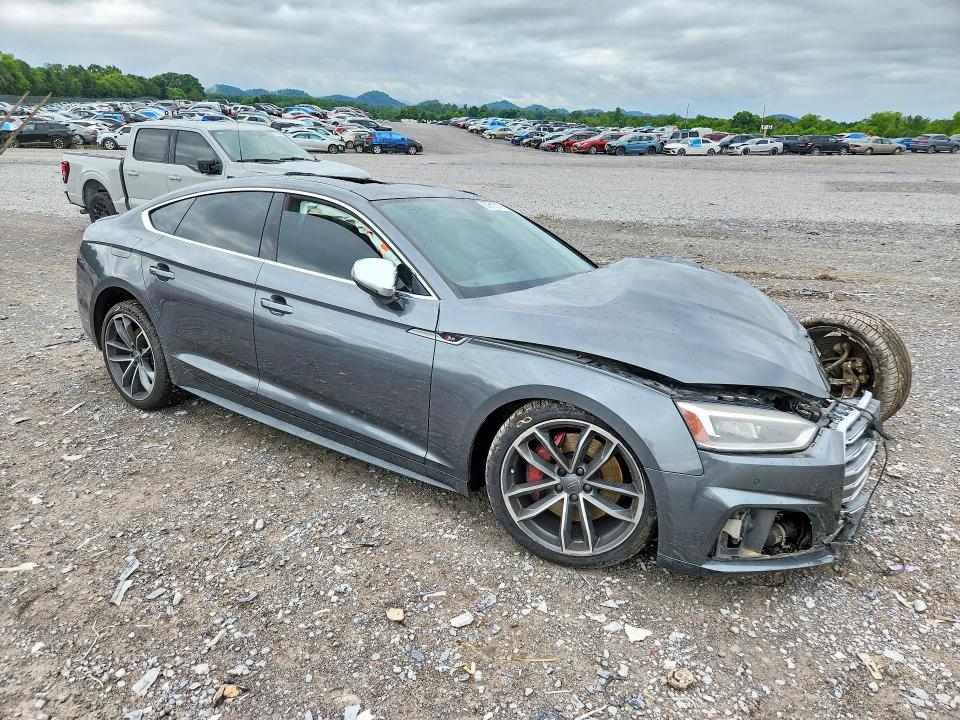 57610176 :رقم المزاد ، WAUC4CF57JA051459 vin ، 2018 Audi S5 مزاد بيع