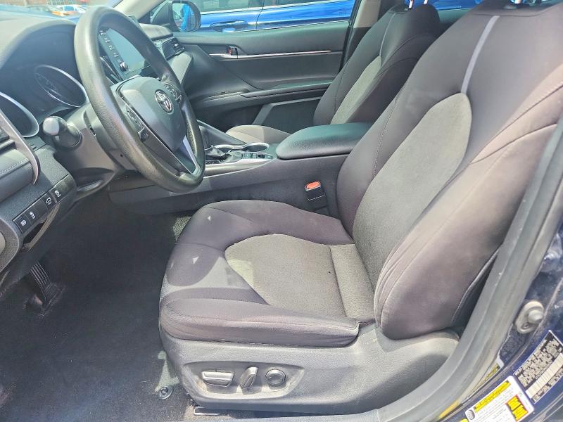 55061816 :رقم المزاد ، 4T1C31AK5MU556342 vin ، 2021 Toyota Camry مزاد بيع