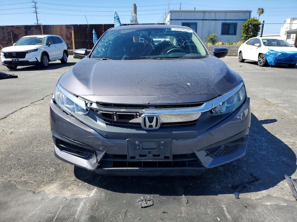 Продаж на аукціоні авто 2018 Honda Civic, vin: 2HGFC2F74JH550060, номер лоту: 57632576