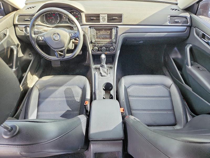 58021836 :رقم المزاد ، 1VWDT7A31HC036667 vin ، 2017 Volkswagen Passat مزاد بيع