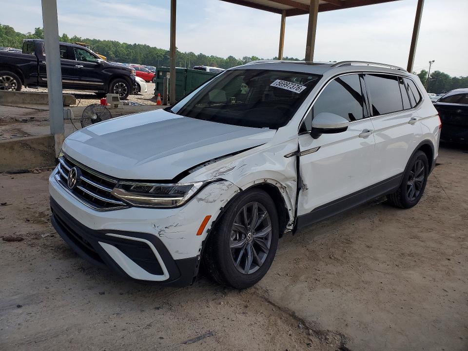 56997376 :رقم المزاد ، 3VV3B7AXXNM125542 vin ، 2022 Volkswagen Tiguan مزاد بيع